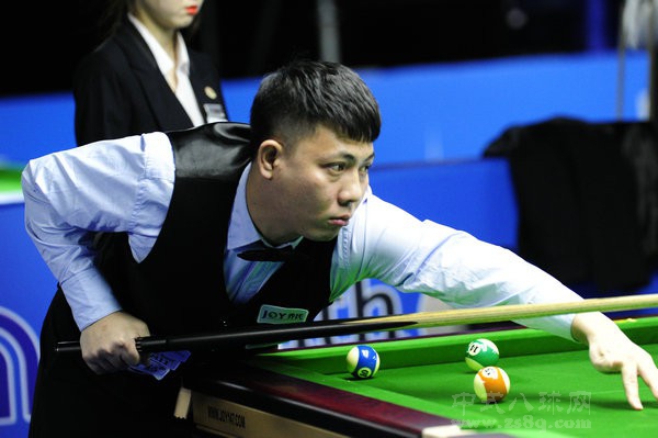 她在关键洞 她在关键洞