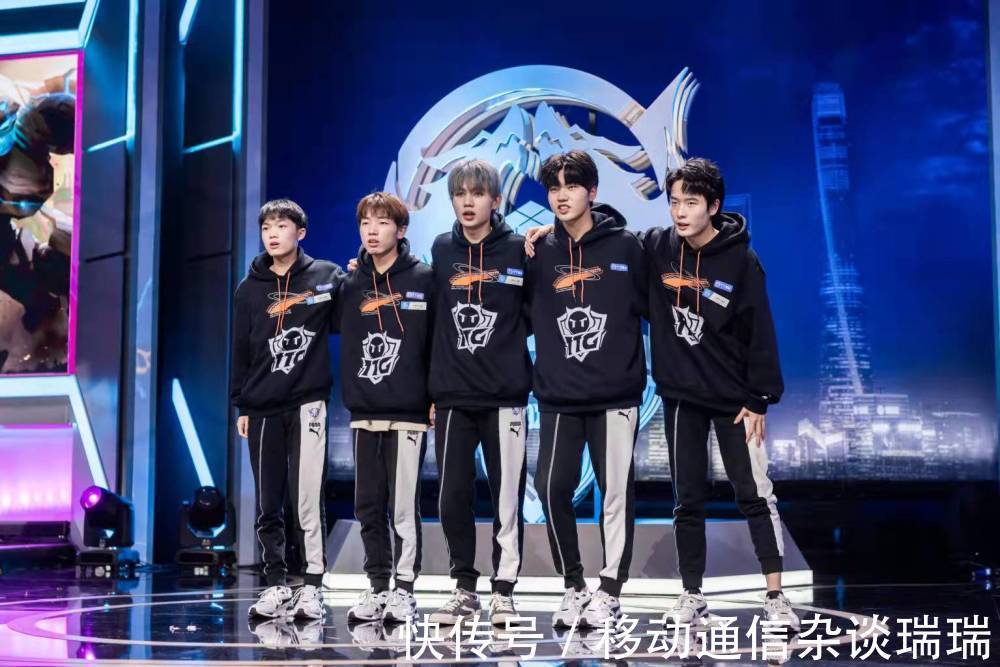 更是一份献 更是一份献