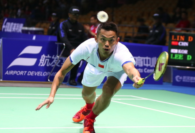 立了很高的 立了很高的